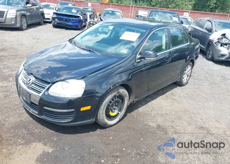 2010 Volkswagen Jetta Se z USA, uszkodzony, nr VIN 3VWRZ7AJ3AM024737